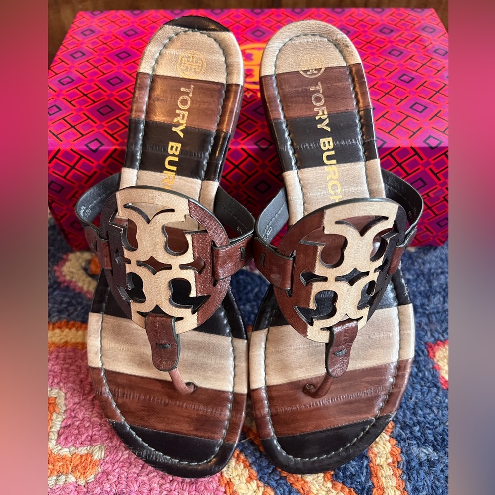 Tory Burch Miller - neutral stripe eel. Sz 9.5, light wear, very nice condition!